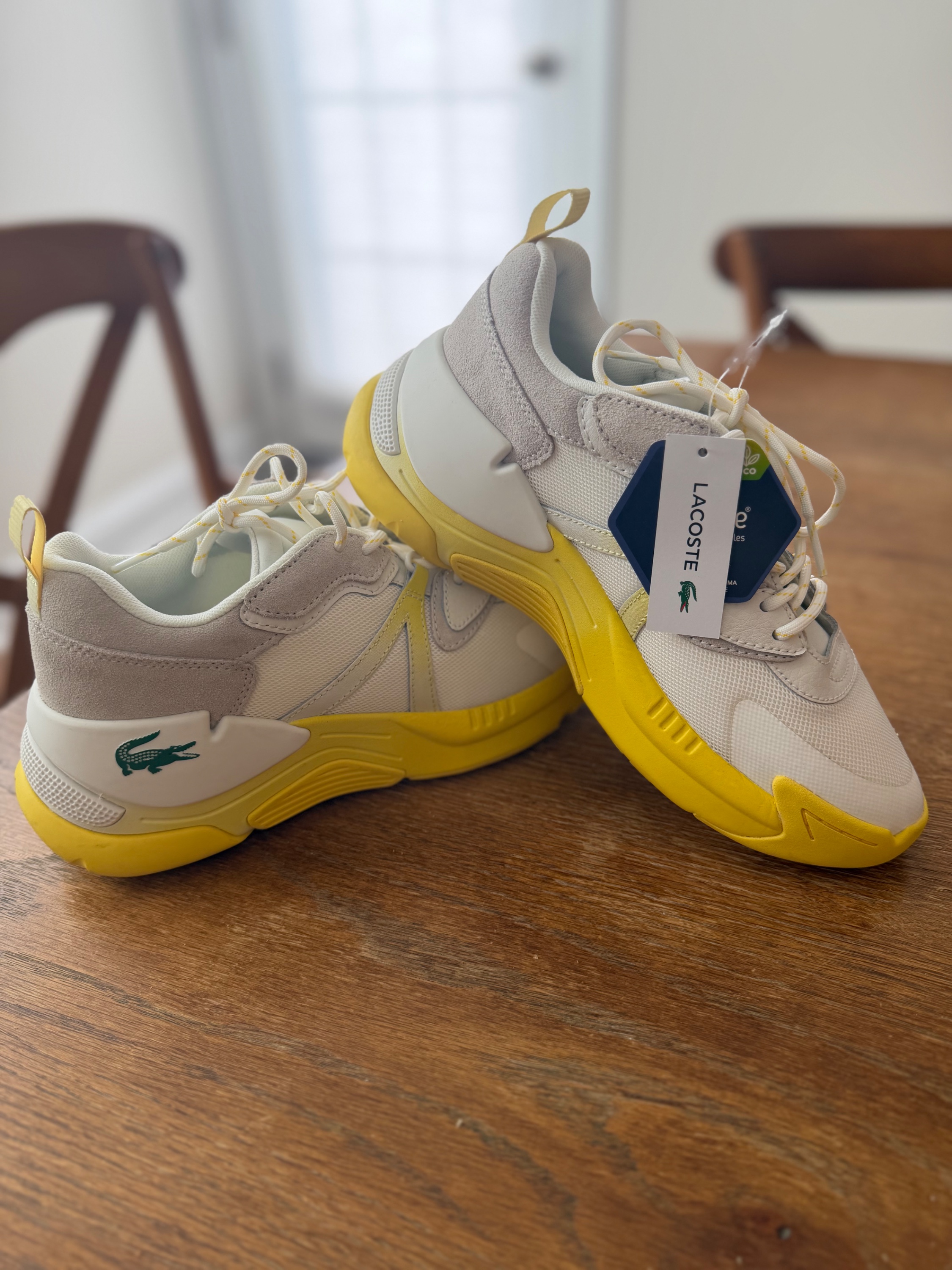 PA - TENIS FEM LACOSTE TAMANHO 7.5 EUA